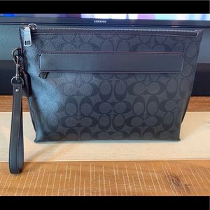 Coach Carry All Pouch Wristlet Large